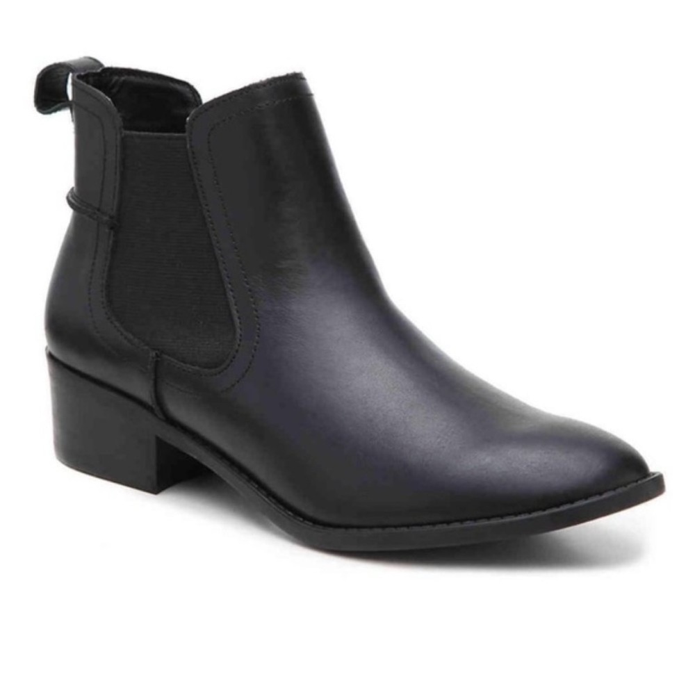 Steve Madden size 8.5 Drape black leather upper bootie